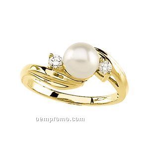 Ladies' 14ky 6-1/2mm Cultured Pearl & 1/8 Ct Tw Diamond Round Ring