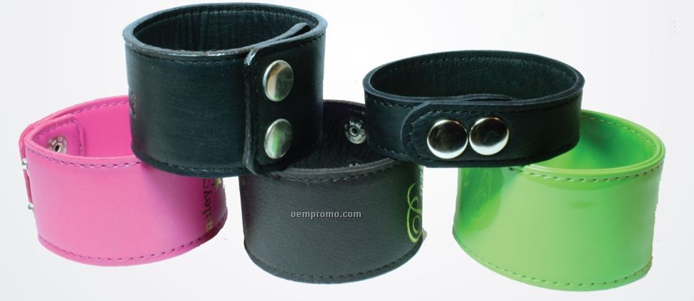 Medium Leather 2 Position Snap Bracelet / Pink