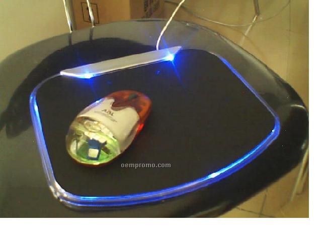 Four-port USB Hub W/Triple-color LED Mouse Pad