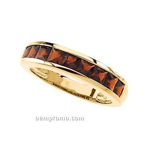 Ladies' 14ky 3x3 Genuine Mozambique Garnet Ring (Size 7)