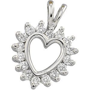 Ladies' 14kw 1/3 Ct Tw Diamond Round Heart Pendant