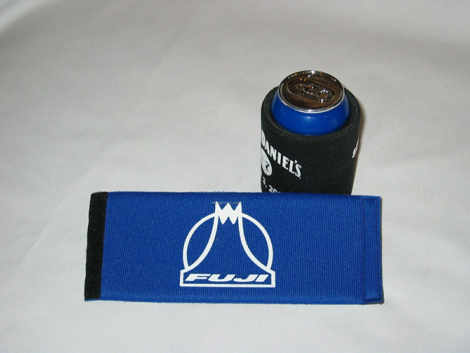 Supper Rapper Collapsible Beverage Can Holder With Velcro