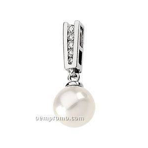 Ladies' 14kw 7-1/2mm Cultured Pearl & .07 Ct Tw Diamond Round Pendant (F)