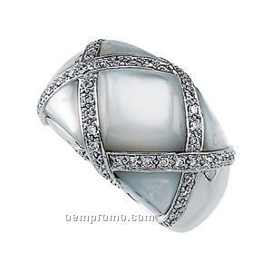 Ladies' 14kw Mother Of Pearl & 1/5 Ct Tw Diamond Ring