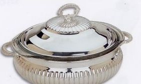 The Queen Anne Collection Silverplated 3 Quart Casserole Dish