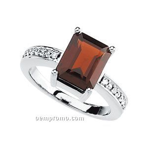 14kw Genuine Mozambique Garnet And .08 Ct Tw Diamond Ring