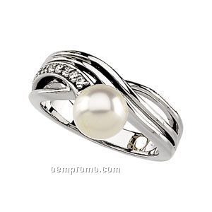 14kw 7.5mm &308ct Tw Cultured Pearl And Diamond Ring