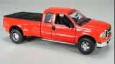 Ford F-350 Dually With Tonneau Cover
