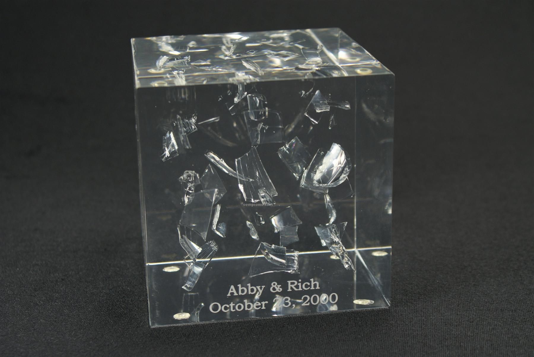 Lucite Cube Embedment (4"X4"X4")