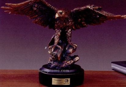 Standing Eagle Trophy W/ Round Base (8"X11.5")