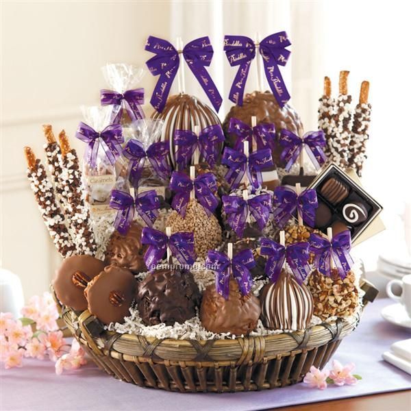 Classic Indulgence Basket - 10 Apples/ Caramels/ Candy (17.5"X16"X12")
