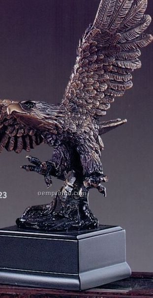 Light Copper Sitting Eagle With 1 Wing Up Trophy On Square Base (6"X7.5")