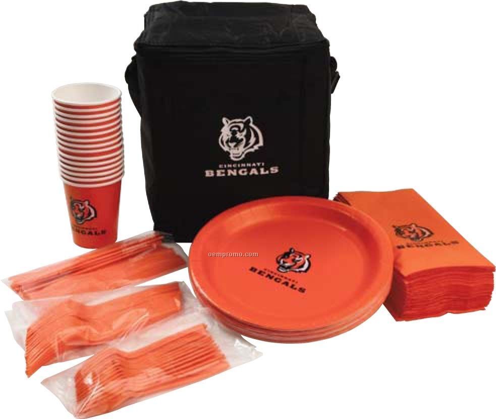 Tailgater Plastic Set W/ Cups & Plates Packaged In Cooler Bag