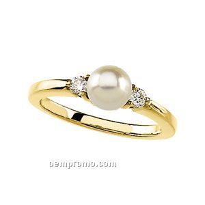 Ladies' 14ky 6mm Cultured Pearl & 1/6 Ct Tw Diamond Round Ring